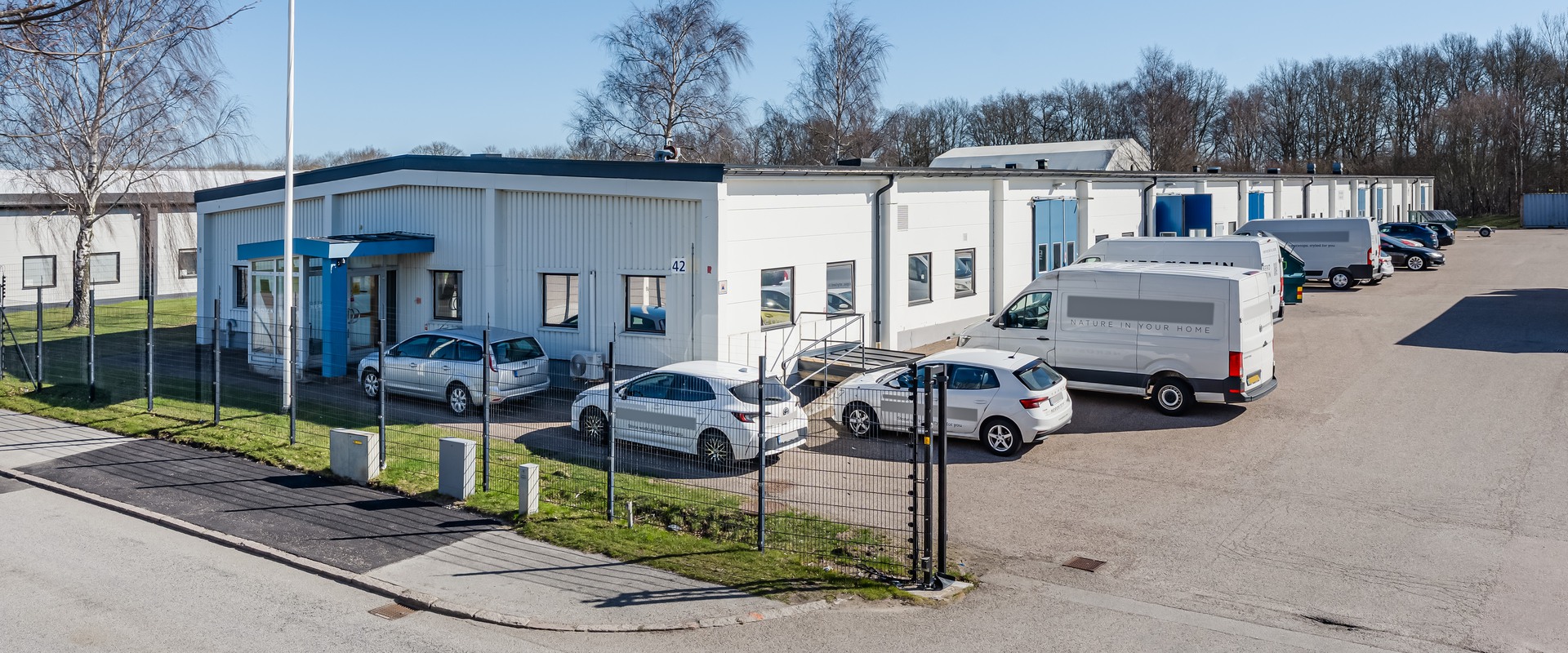 Lagerlokal med kontor på Ättekulla