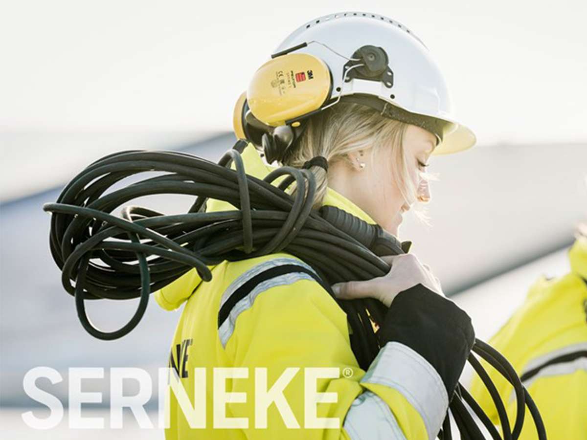 Serneke på plats i nya kontoret i Malmö