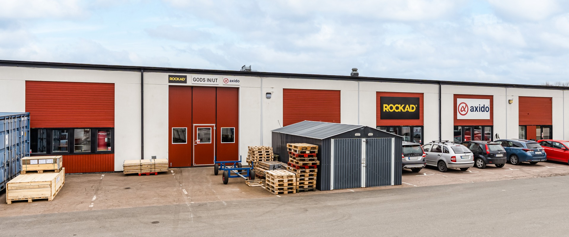 Lager med kontor på Berga