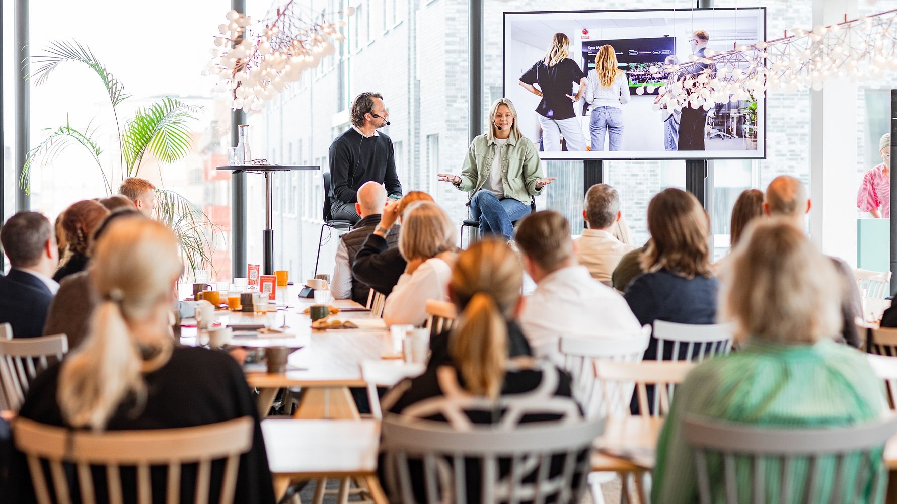 Kontor för allas bästa – experternas tips för att skapa en arbetsplats som sticker ut