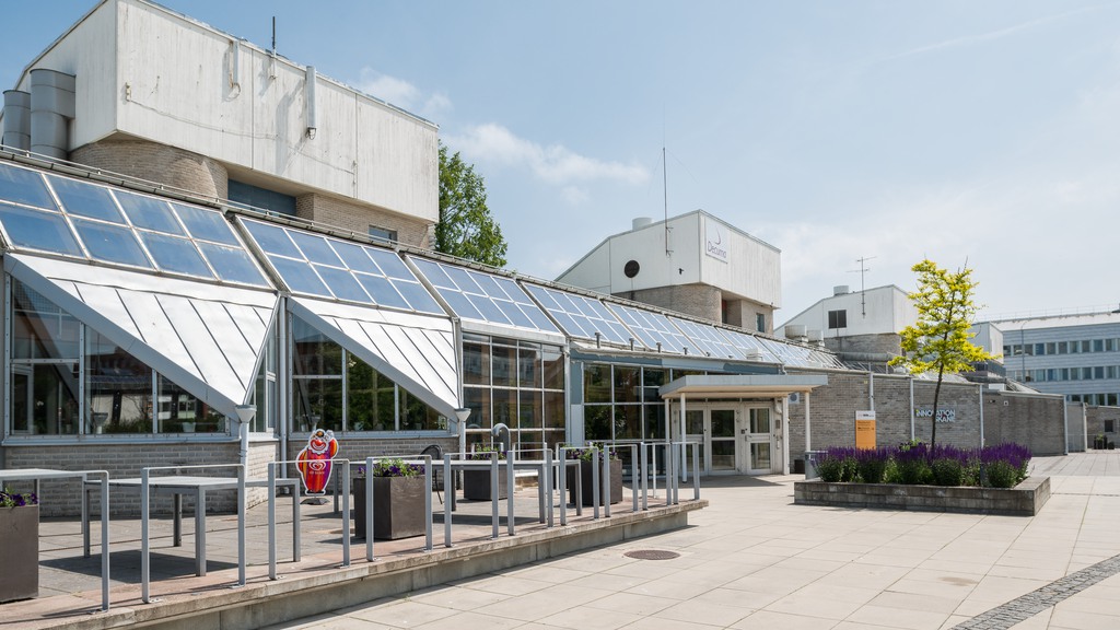 Exteriör bild av alfahuset 