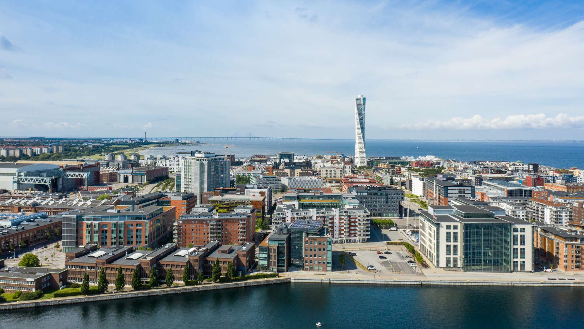 Med kontor i Naboland har du nära till många trevliga grannar, badbryggorna, restaurangerna och alla caféer.